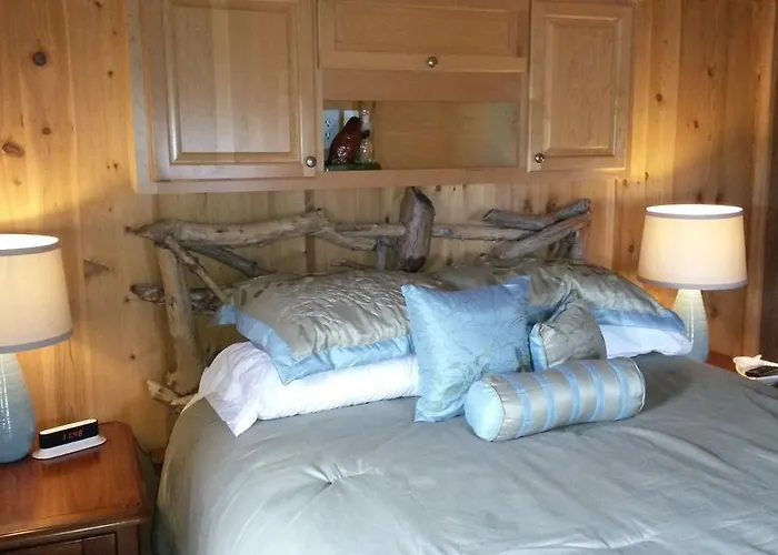 The Cabins And Cottages At Shale Lake