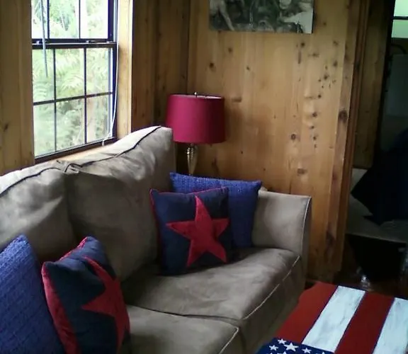 The Cabins And Cottages At Shale Lake