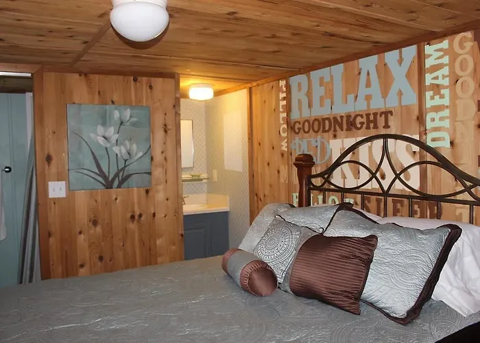 The Cabins And Cottages At Shale Lake Lodge