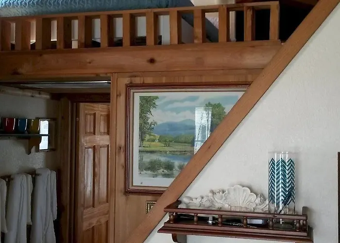 The Cabins And Cottages At Shale Lake *